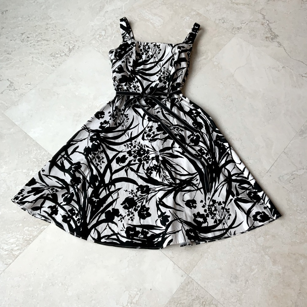 Fun, Fit, & Flare Flirty Dress Black & White Sz 11/12